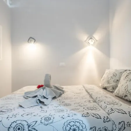 Sun Port Ocean Views - Renovated & Pool アパート *