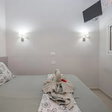 アパート Sun Port Ocean Views - Renovated & Pool *