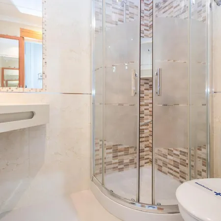 アパート Sun Port Ocean Views - Renovated & Pool *