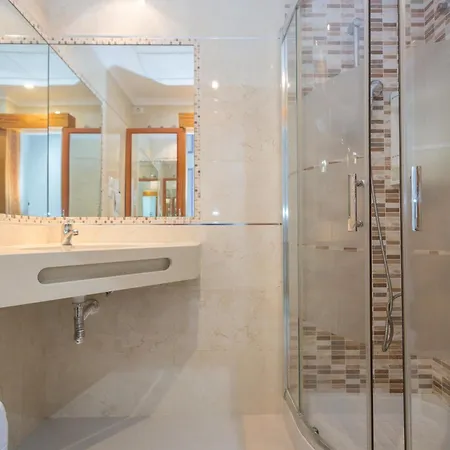 アパート Sun Port Ocean Views - Renovated & Pool *