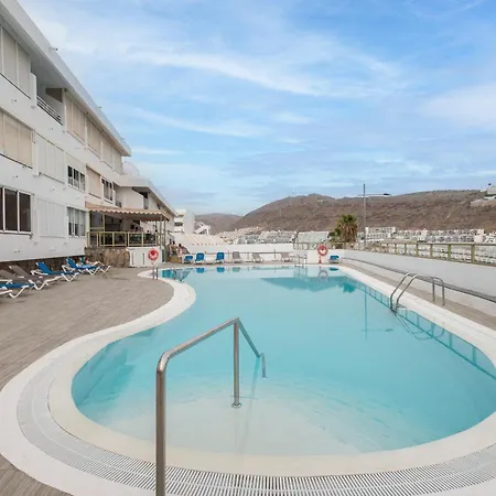 Sun Port Ocean Views - Renovated & Pool アパート プエルトリコ