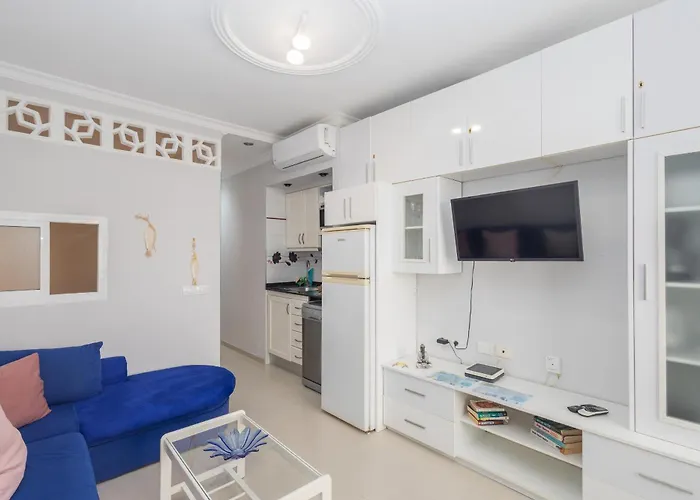 Sun Port Ocean Views - Renovated & Pool Appartement *