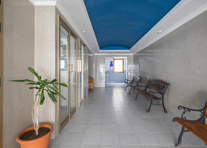 Sun Port Ocean Views - Renovated & Pool Appartement